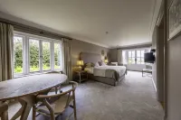 The Crown Inn Hotels near Great cornard, historic oak