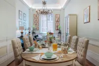 The Medieval Penthouse, Indulge Among History in a Luxury 5 Bedrooms Apartment