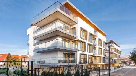 Żeromskiego II, Sun & Snow