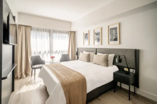 Efe Hotel & Cowork Hotel dekat Edificio Kavanagh