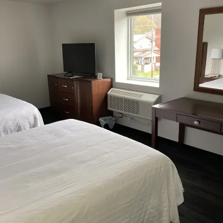 Elker Inn & Suites