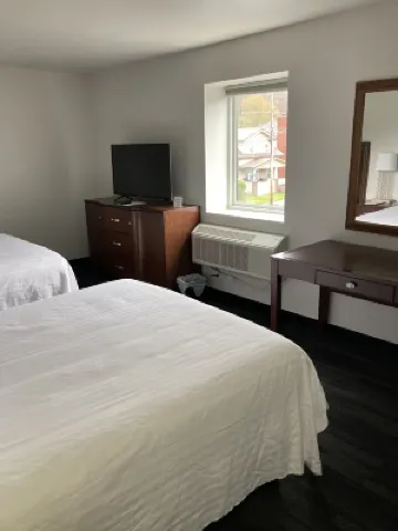 Elker Inn & Suites Hotels in Elk County