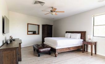 Ivory Buyout by AvantStay Two Home Buyout Near Old Town w Large Patio