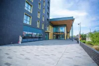 Stunning 2 Bed Apartment with Parking