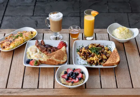 Hotel Indigo Hattiesburg Отели в г. Петал