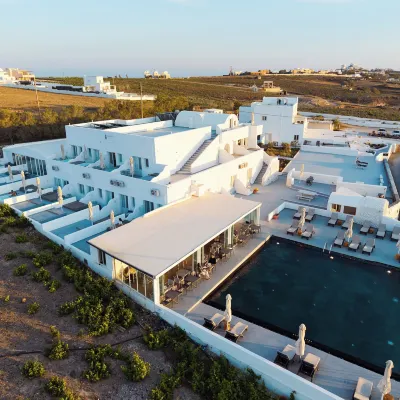 Serenità Luxury Suites Các khách sạn gần light house