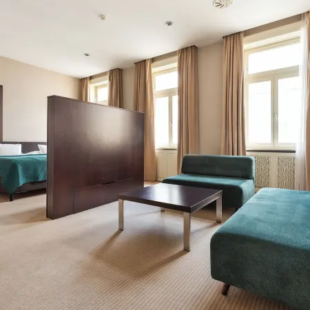 Roset Hotel & Residence