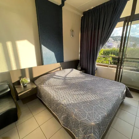 Loft in Siwar,2 Min from Hotel le Royal,Incl Motor