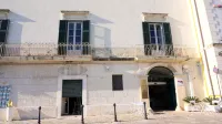 Palazzo Circolone Hôtels à : Giuggianello