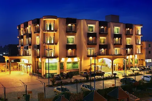 Marian Hotel Hotels in Kamoke