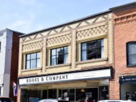 Cribs on Main Hotels in Picton