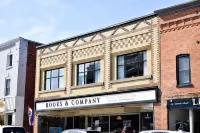 Cribs on Main Hotels in Bloomfield