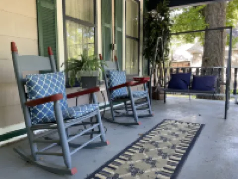 Loganberry Inn Hotels in Fulton