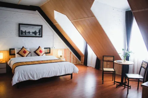 Aroma Ha Long Hotel - Hostels
