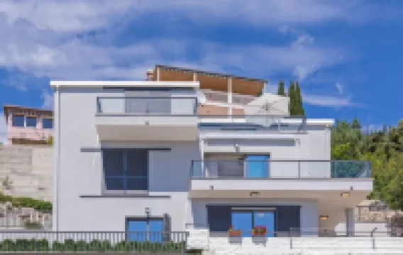 Apartmani D & J with Heated Pool & Stunning Sea View