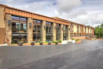 Best Western Center Pointe Inn のホテル