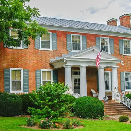 Cave Hill Farm Bed & Breakfast Отели в г. Мак-Гиисвилл