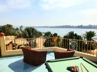 Spring Hotel Luxor - parking