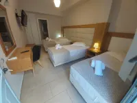 Villa Roussa City Center Hotel di Fira