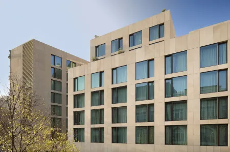 ME Barcelona Отели рядом с достопримечательностью «Национальный дворец»