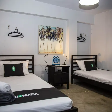 Nomada Urban Beach Hostel- Calle Loiza Отели рядом с достопримечательностью «Пляж Оушн-Парк»