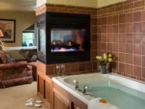 Lake Pointe Inn Hotels in Garrett County