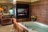 Lake Pointe Inn Hotels in McHenry