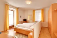 Hotel Restaurant Schaurhof Hotel a Lurches