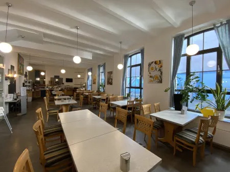 Opera Hotel Köln Отели рядом с достопримечательностью «Dom Treasury»