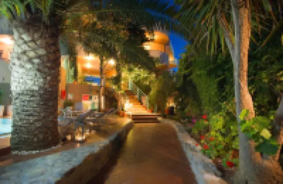 Seafalios-Beach Front Apt