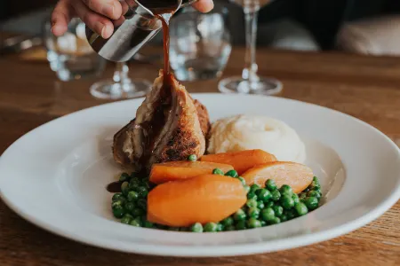 Royal Hotel Отели рядом с достопримечательностью «Батт оф Льюис Лайтхаус»