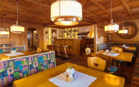 Hotel Adler Carezza Отели в г. Welschnofen