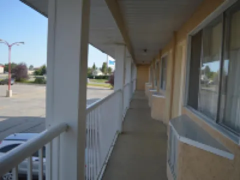 Circle 5 Motel Hotels in Olds