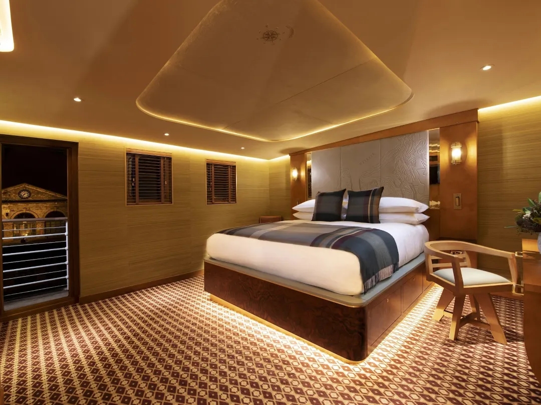 Fingal - A Luxury Floating Hotel - Leith