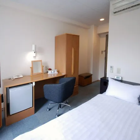 New Station Hotel