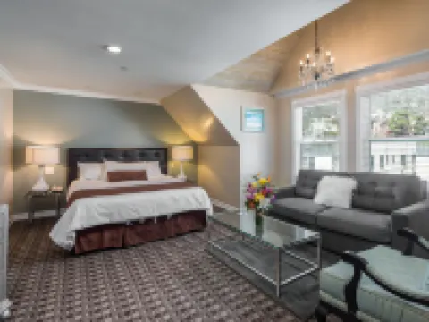 グレンモア プラザ ホテル アバロンのホテル