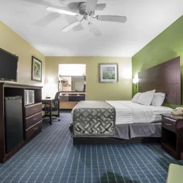 Rodeway Inn & Suites