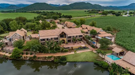 Nkomazi Kruger Lodge & Spa Отели рядом с достопримечательностью «Malelane Gate»