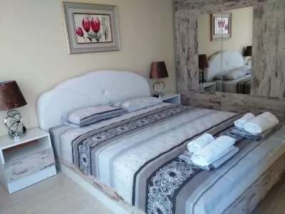 Admiral Plaza Apartments โรงแรมใน
