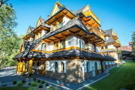 Apart-Center Zakopiańskie Tarasy Spa Отели рядом с достопримечательностью «Велька Крокев»