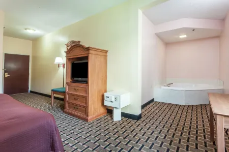 Howard Johnson by Wyndham Airport