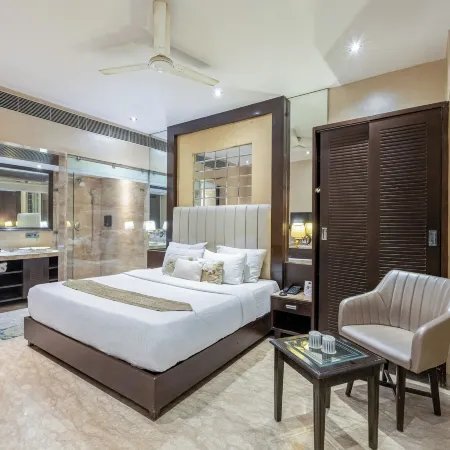 Hotel Emperor Palms at Karol Bagh Отели рядом с достопримечательностью «Карол-Бах»