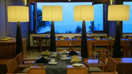 Pandanus Beach Resort & Spa Отели в г. Induruwa