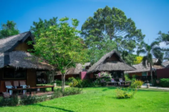 โรงแรมซันเซ็ท วิลเลจ บีช รีสอร์ท