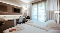Raffaello Hotel & Mooka Restaurant Hotels in Сенігаллія
