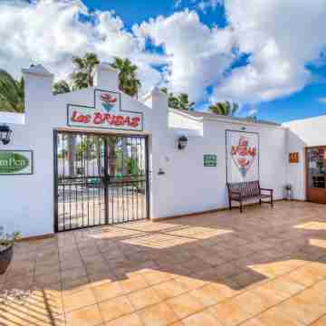 Ona Las Brisas Hotel Exterior