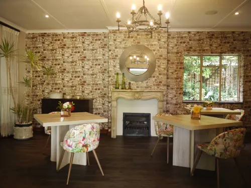 Claires of Sandton Luxury Guest House - Pensions