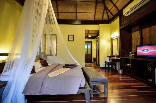 Hill Cottage Double with Outdoor Bath Tub