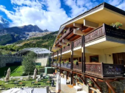 シャトゥーシュ ホテル クールマイユールのホテル