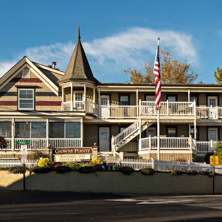 Crowne Pointe Historic Inn Adults Only